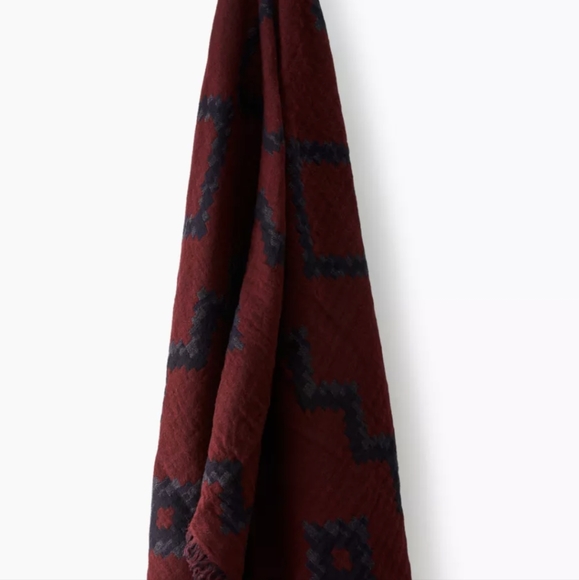 WilfredDiamond Mosaic Blanket Scarf (100% wool) - Picture 3 of 7